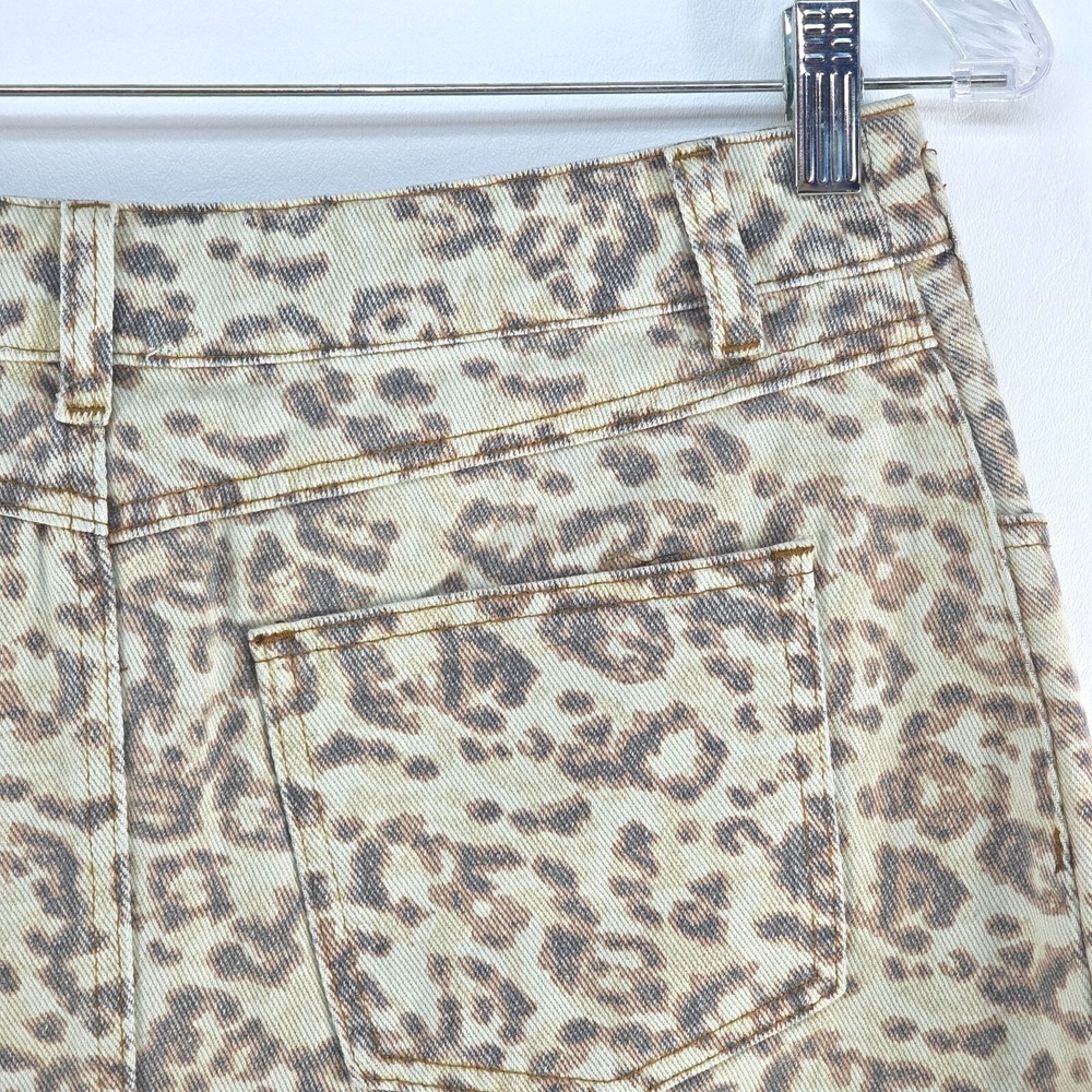Style Rack Faded Leopard Print Denim Mini Skirt Medium Distressed Animal Mobwife - Picture 14 of 16